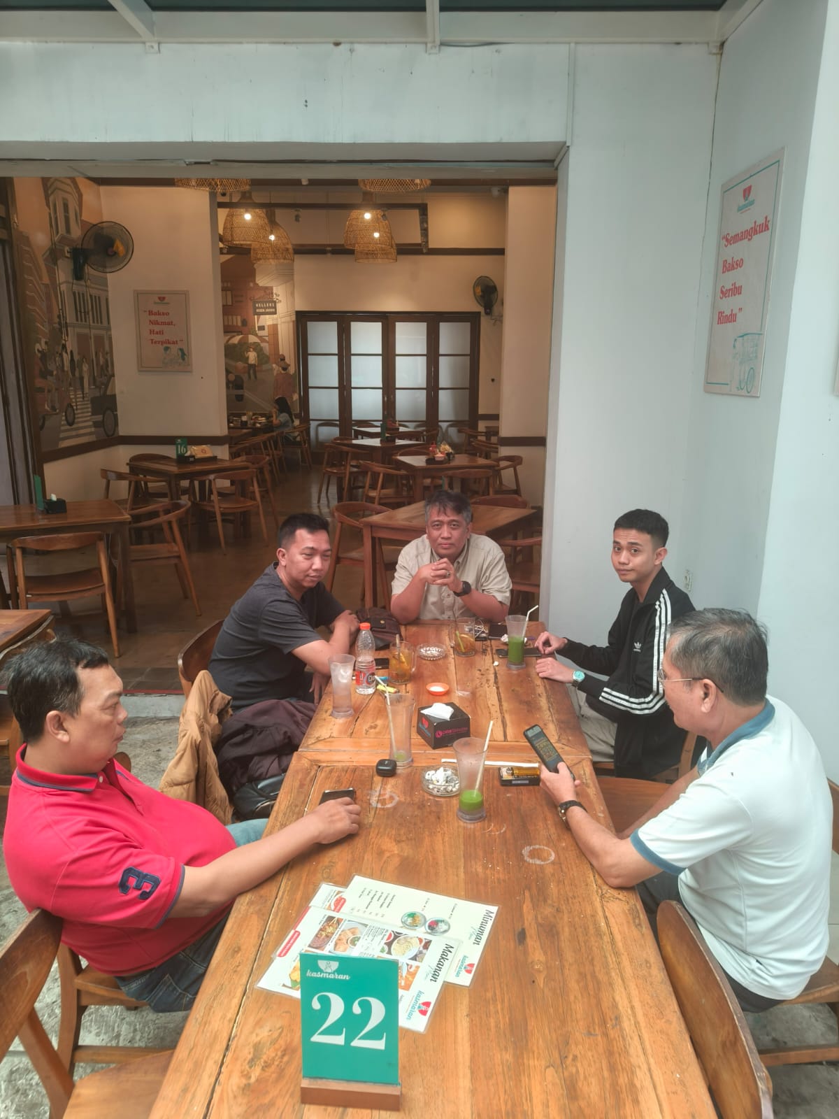 Rapat dengan Mitra Bisnis
